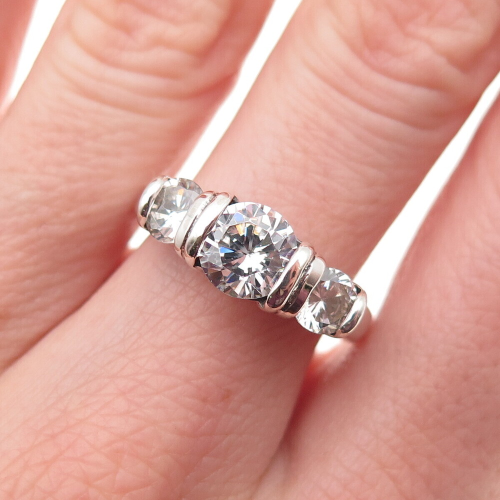 925 Sterling Silver Vintage Round-Cut C Z Engagement Ring Size 7.25